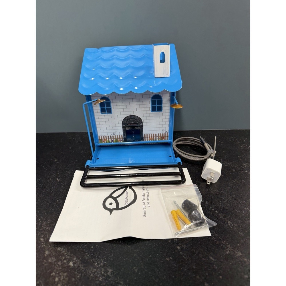 Smart Bird Feeder Camera WiFi Birdhouse Outdoor HD Camera w/ Charger & Hardware